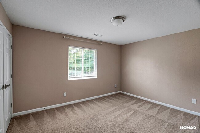 Building Photo - Charming 4BR House in Whitsett