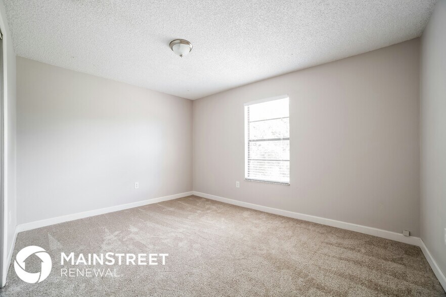 Building Photo - 631 Blackstone Ave