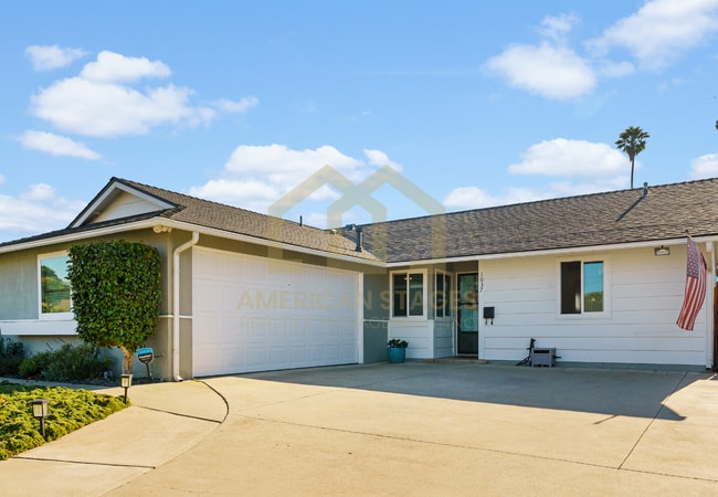Primary Photo - 1037 N Jasmine St