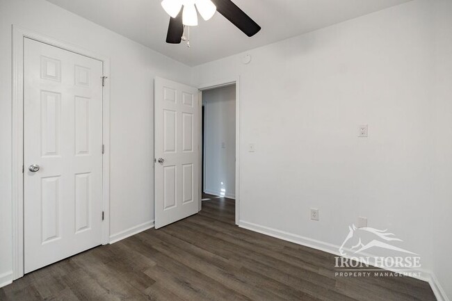 Building Photo - 1030 Hunter Trail