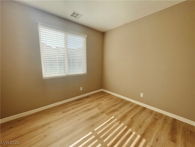 Building Photo - 5358 Panaca Spring St