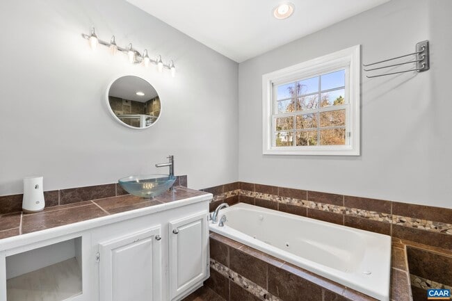 Building Photo - 703 Tilman Rd