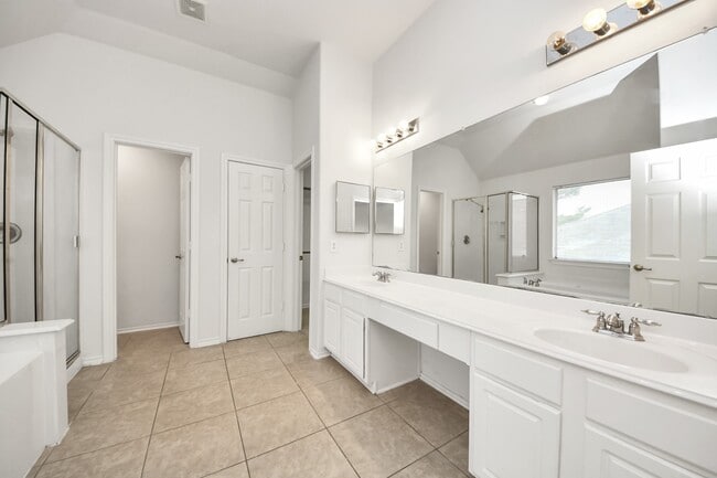 Building Photo - 6411 Bright Falls Ln