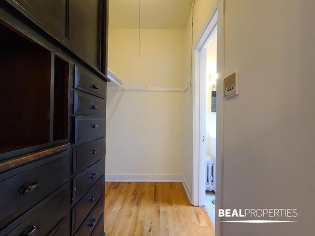 Building Photo - 0 bedroom in CHICAGO IL 60625