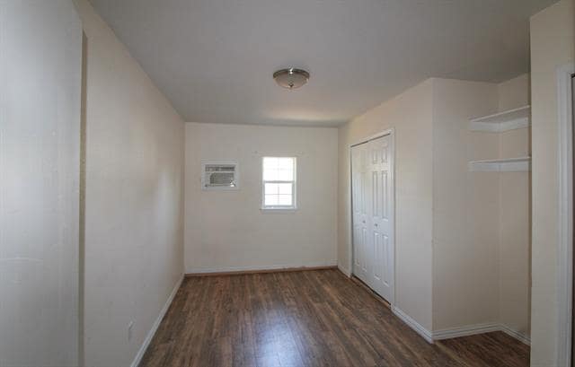 Building Photo - 3102 Abbey Rd