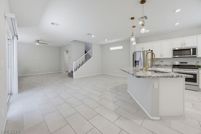 Building Photo - 10661 Sariah Skye Ave