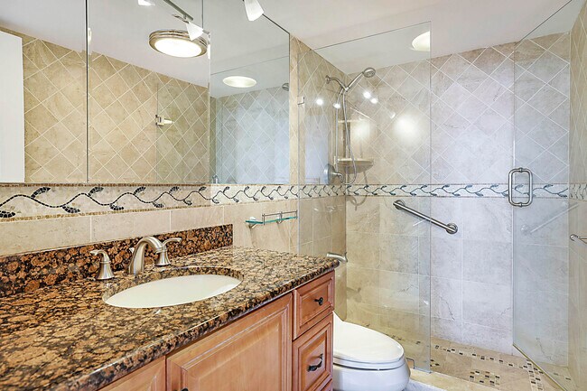 Building Photo - 2121 N Ocean Blvd