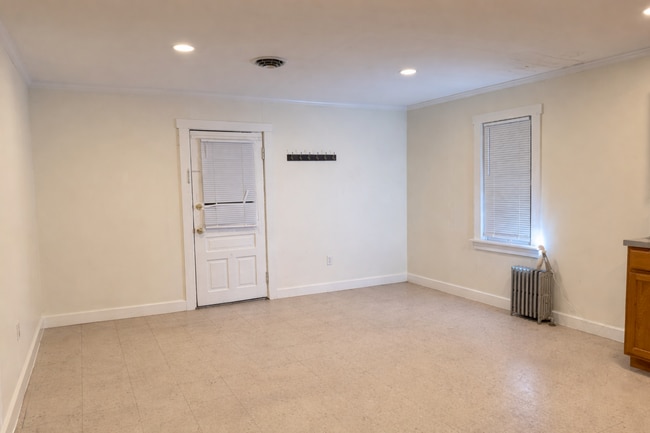 Building Photo - 316 S Broad St