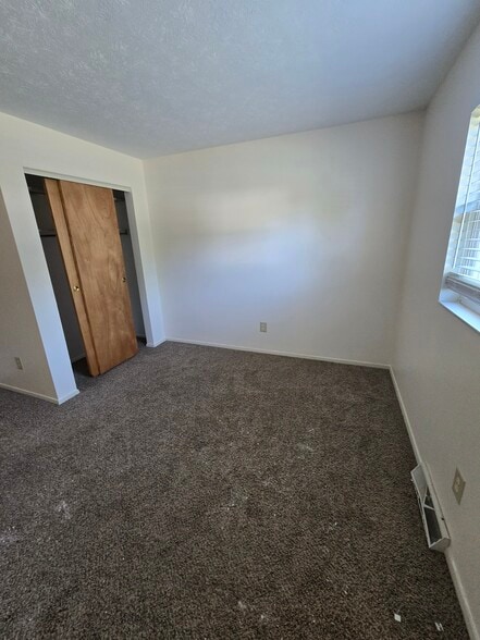 Building Photo - 941 Wittenberg Dr