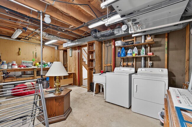Building Photo - 8 Cypress Dr