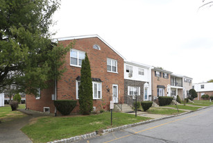 The Community - Squire Village Apartments