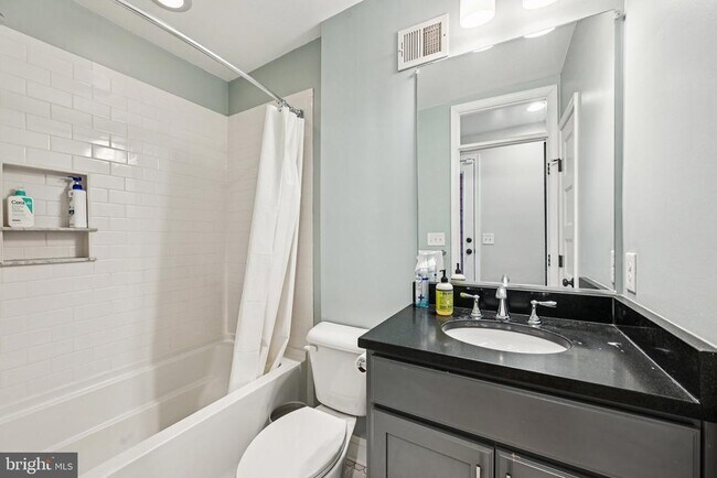 Building Photo - 503 S Bouldin St