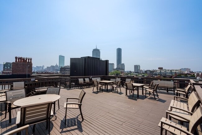 Building Photo - 4 Charlesgate E