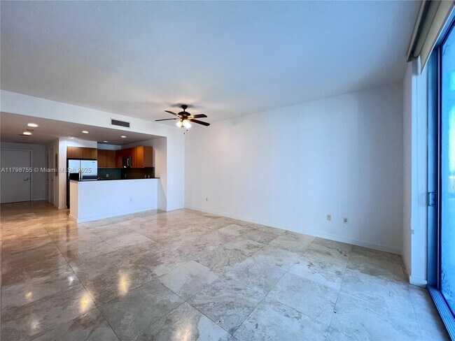 Building Photo - 1060 Brickell Ave