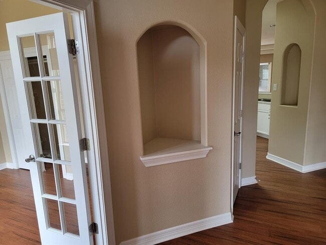 Building Photo - 10501 Hill Country Skyline