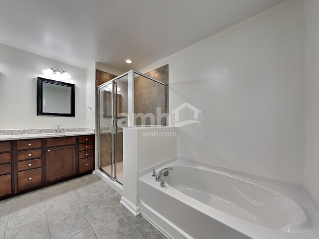 Building Photo - 95 Gentry Way