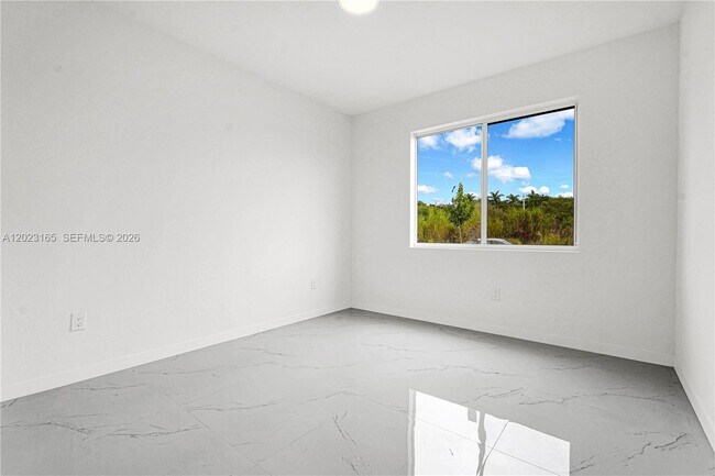 Building Photo - 22555 SW 125th Ave