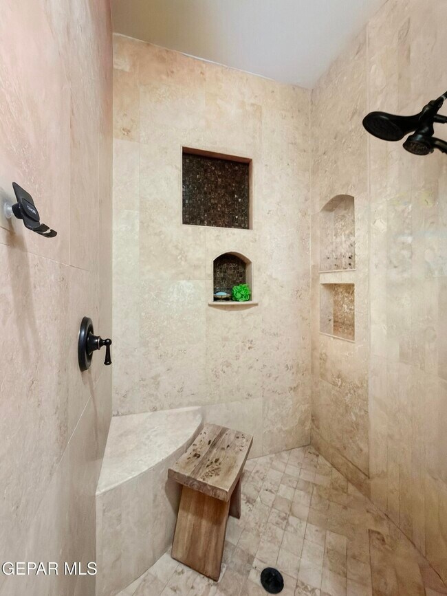 Building Photo - 444 San Clemente Dr