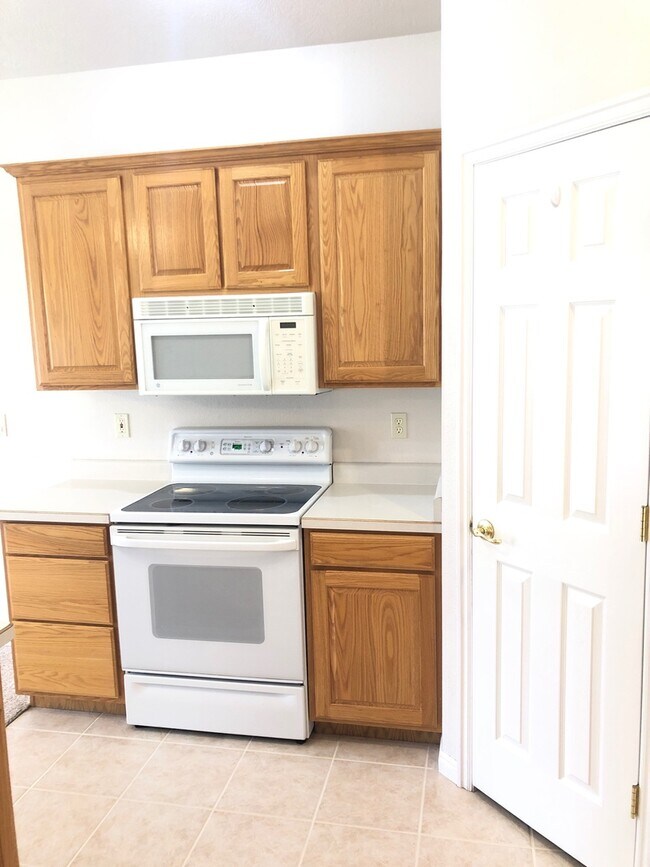 Building Photo - 3 bed 2 bath home for rent in Hurricane