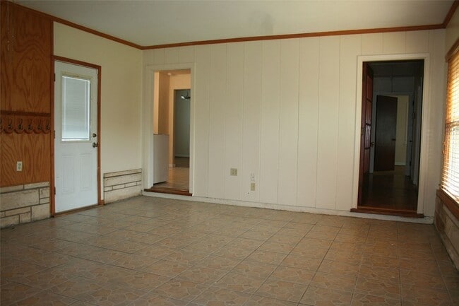 Building Photo - 7518 El Rancho St