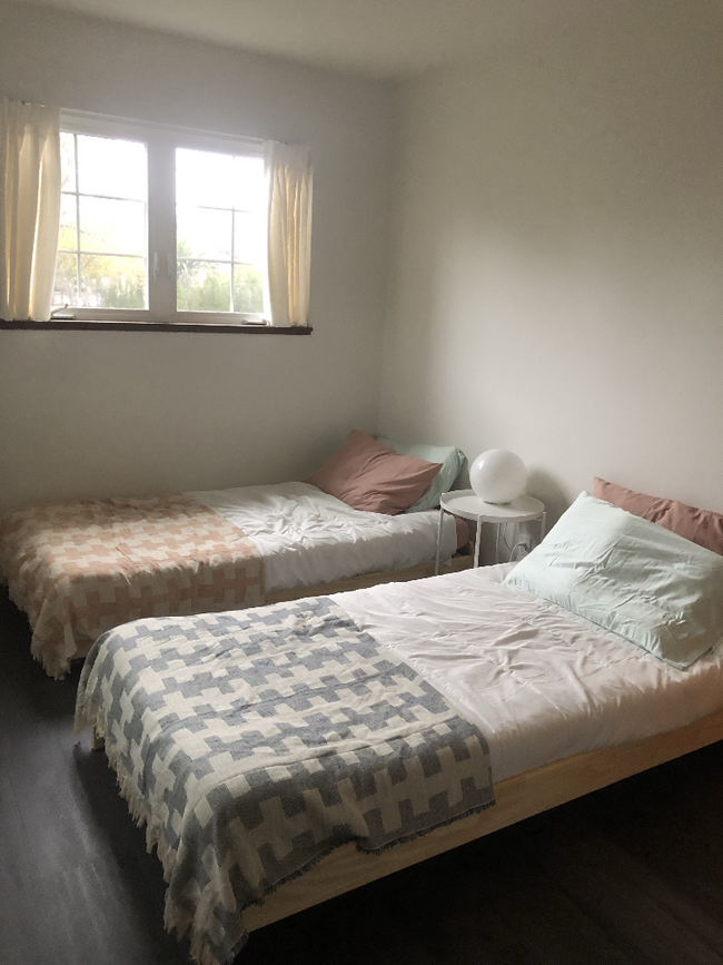 Guest bedroom downstairs - 712 SW 28th St