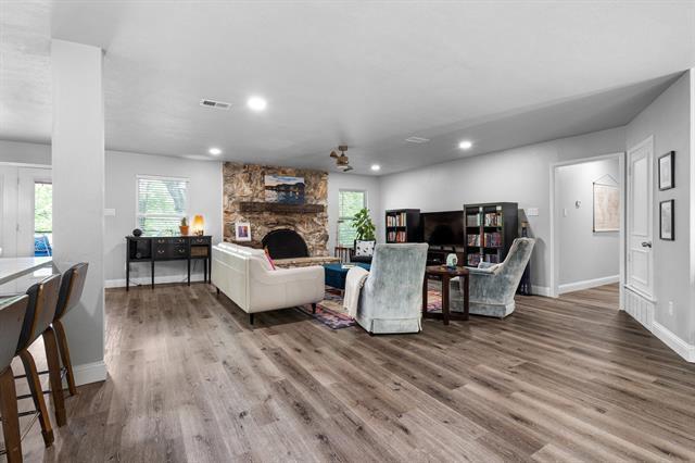 Building Photo - 3417 Shady Oaks Dr