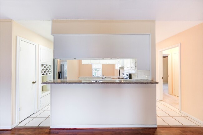 Building Photo - 5711 Weeping Willow Rd