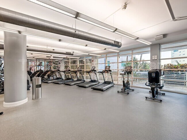 Building Photo - 253 NE 2nd St