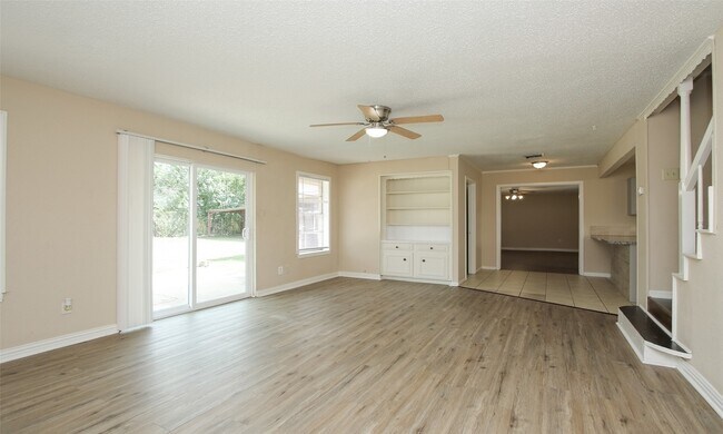 Building Photo - 6406 Ashton St