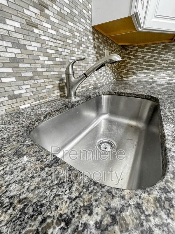 Building Photo - 11103 NW Player Dr