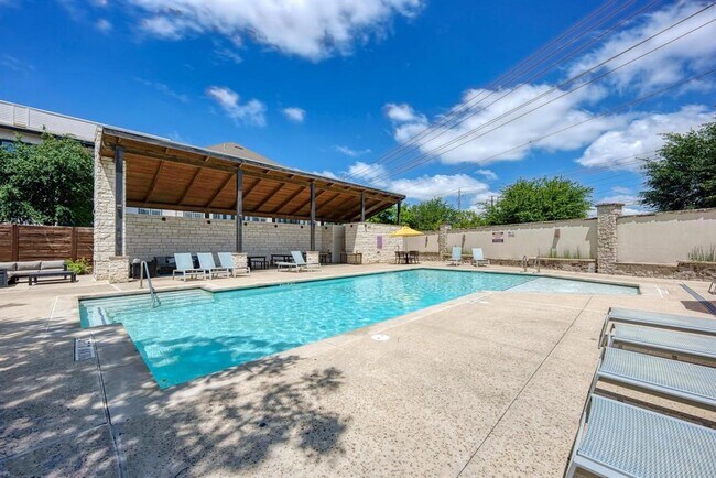 Building Photo - 10201 Cienega Cove