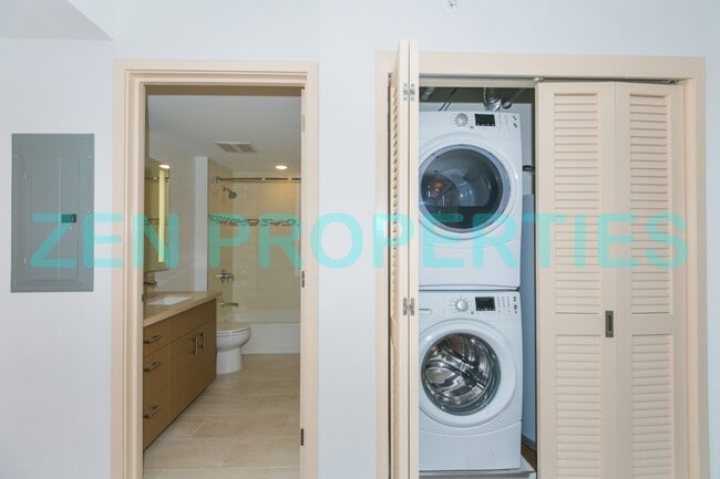 Building Photo - 1 bdrm/1 bath with 1 parking at Keauhou Pl...