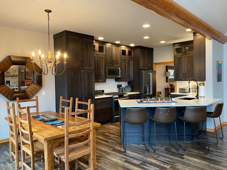 Building Photo - 710 Birch Point Dr