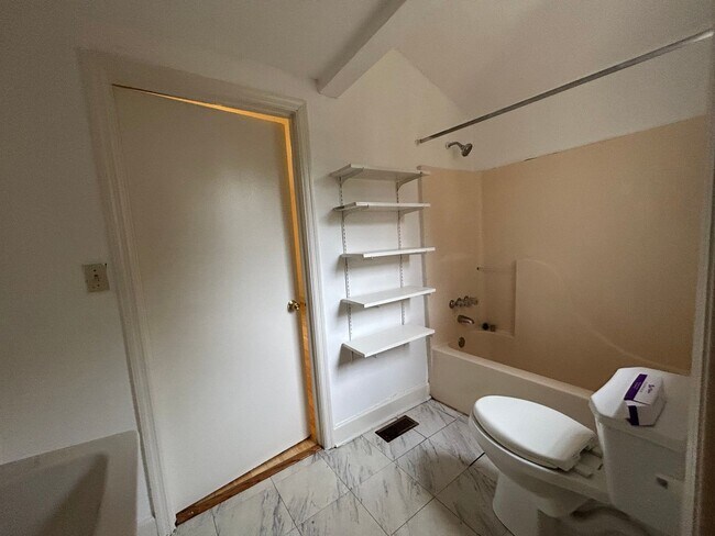 Building Photo - Highland Park II