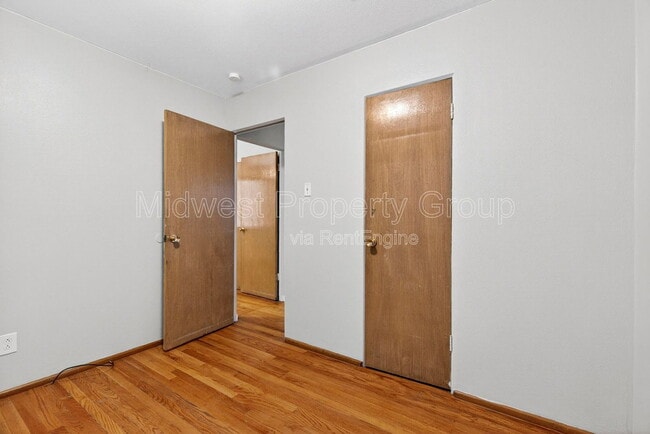 Building Photo - 515 Topaz Ave