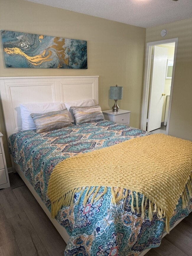 Building Photo - 207 Tropic Isle Dr