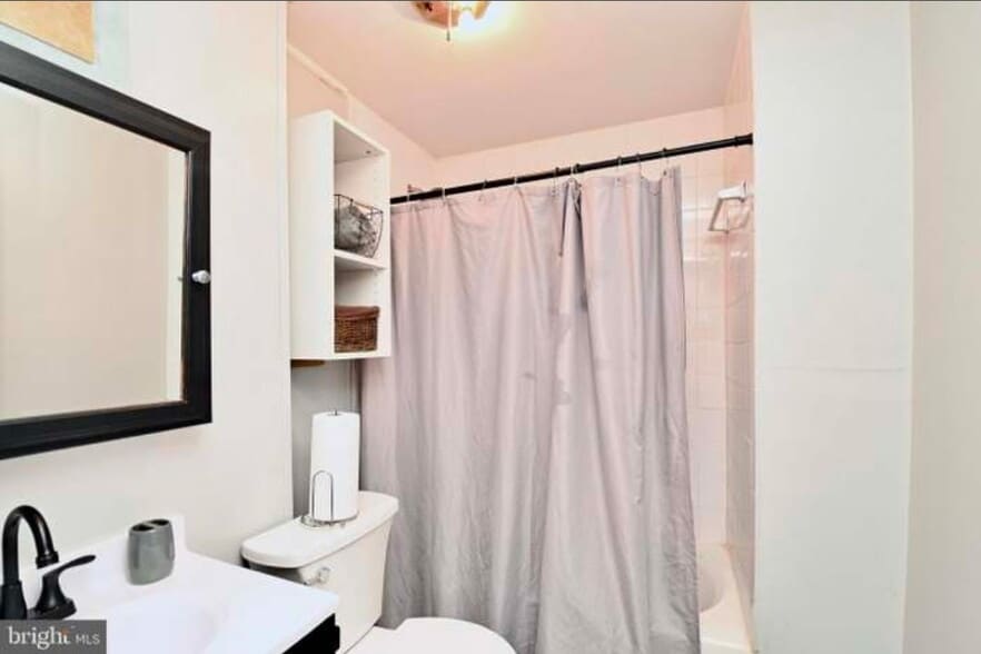 Basement Bathroom - 16889 Toms River Loop