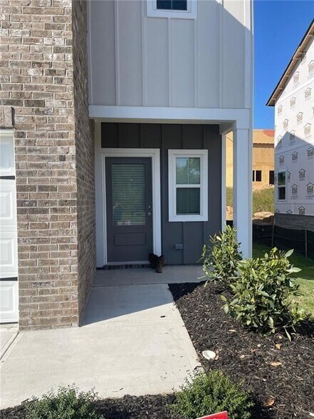 Building Photo - 4218 Oakwood Ter Ct