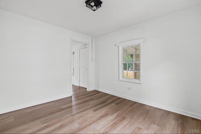 Building Photo - 111 M T Holt Ave