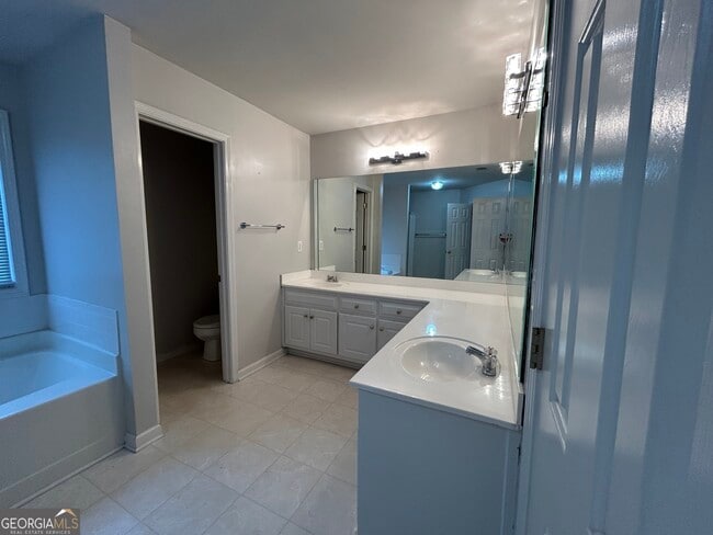 Building Photo - 5445 Silk Oak Way