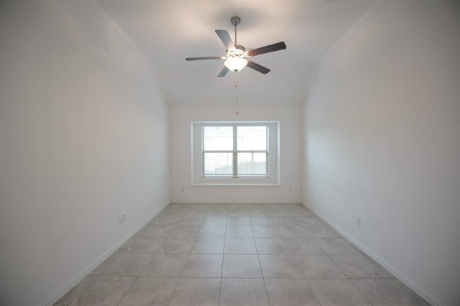 Building Photo - 9326 Hartford Valley Trail