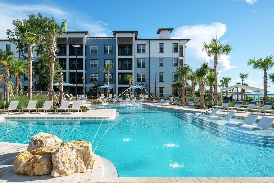 Cortland Bayside 19321 US Highway 19 N Clearwater FL 33764 Apartment Finder