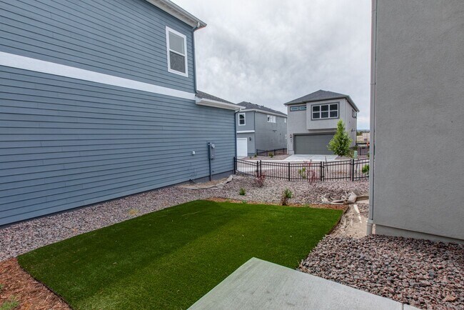 Building Photo - Stunning 4BD/3BA Home in Wolf Ranch – Mode...