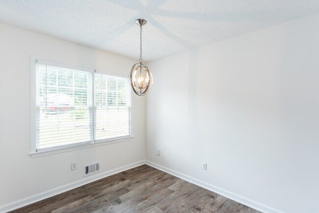 Building Photo - 85 Hawk Dr
