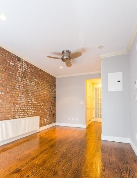 Building Photo - 345 E 5th St