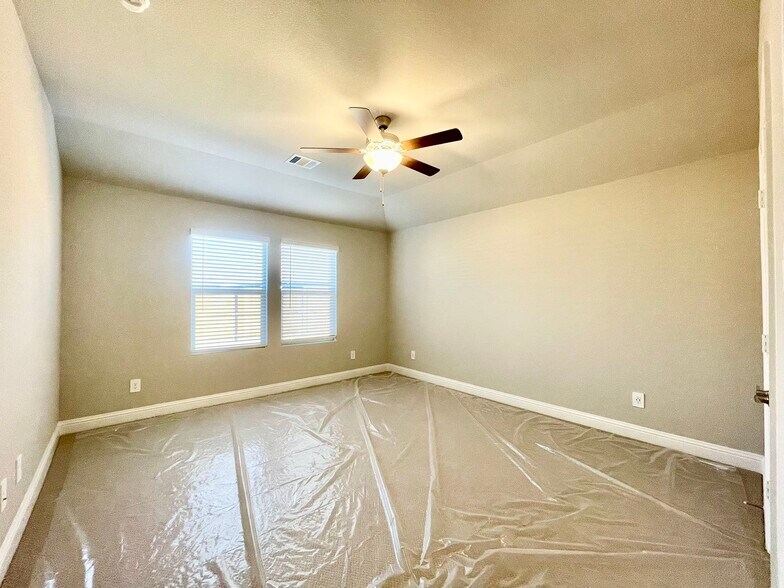 Building Photo - 1203 Mahogany Dr