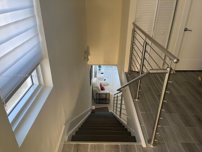 Building Photo - 6415 NW 102nd Path