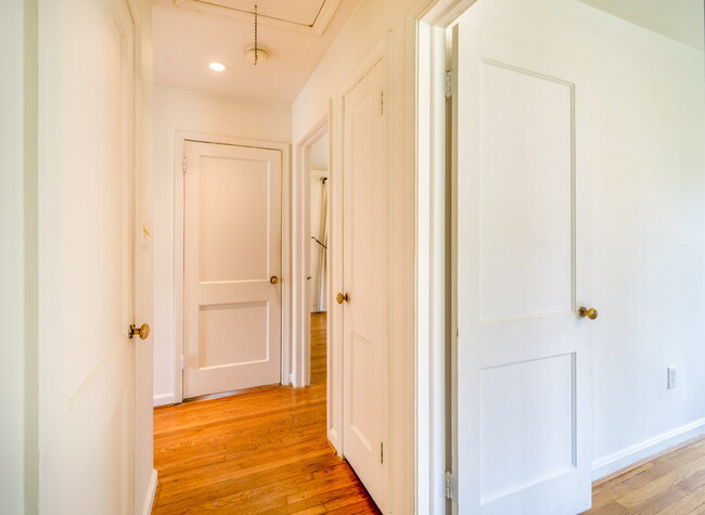 Building Photo - Your Ideal Lifestyle Awaits in this Stunni...