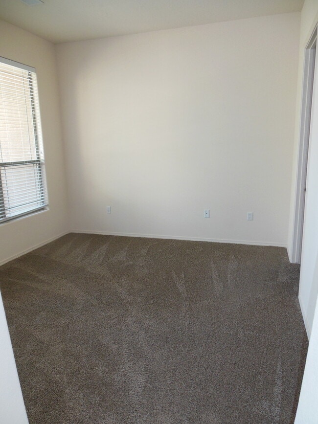 Building Photo - 1640 Arbolera Loop