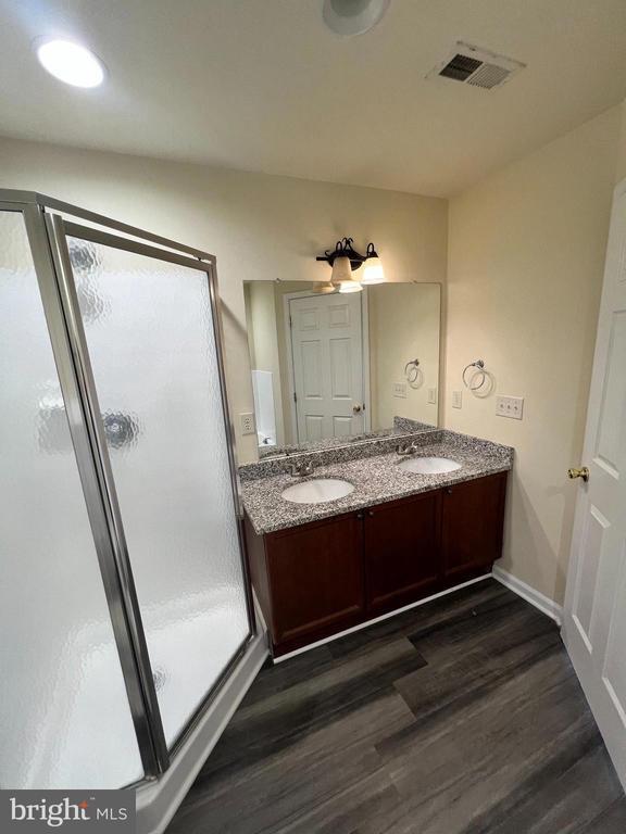 Building Photo - 705 PRENTISS Pky